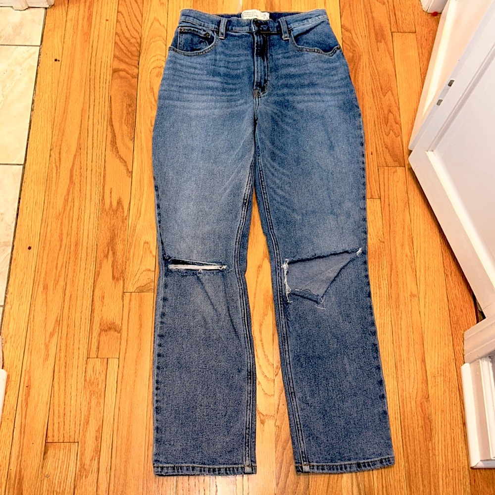 Abercrombie & Fitch Distressed Curve Love high rise Jeans